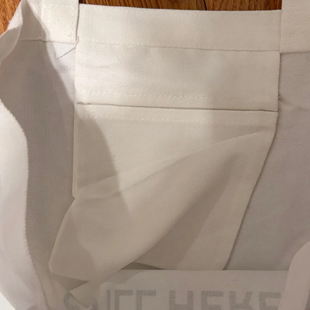 STILL HERE tote bag - Picture 2 of 3